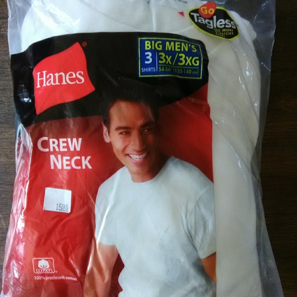 Men's white crew neck tees